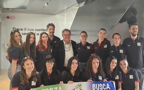 Volley Busca vola in serie C, la festa e un tour speciale per le campionesse [VIDEO]