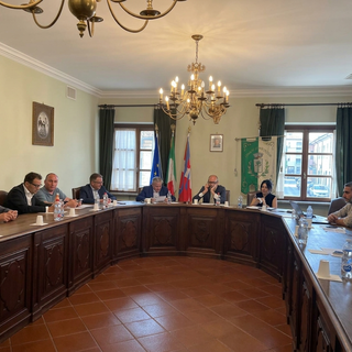 Consiglio provinciale itinerante a Sommariva Perno, ampia partecipazione dei sindaci del Roero Consiglio provinciale itinerante a Sommariva Perno, ampia partecipazione dei sindaci del Roero