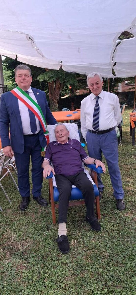 Cesare Canis festeggiato per i suoi 102 anni
