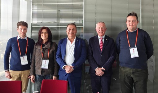 Da sinistra: Nicolò Rivero (Comitato No biodigestore), Daniela Gazzera (Comitato), l'Assessore Paolo Bongioanni, il sindaco di Saluzzo Franco Demaria, Bruno Franco (comitato)