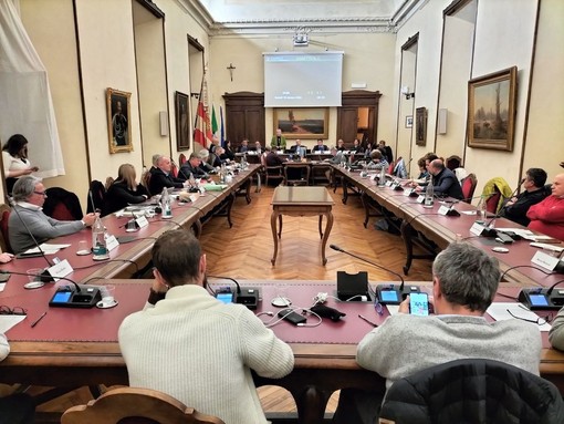 La sala del Consiglio del municipio di Cuneo - foto di repertorio