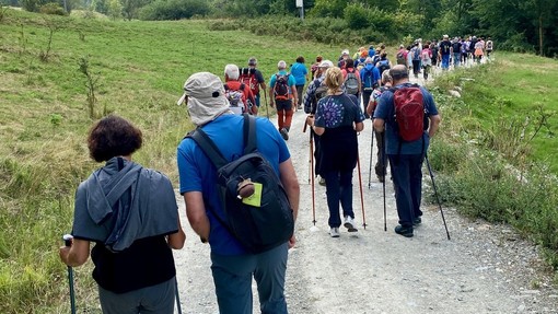 Valcasotto apre l’estate con la camminata storico-gastronomica: un viaggio tra natura, storia e sapori della valle
