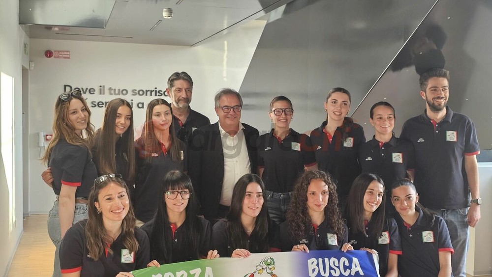 Volley Busca vola in serie C, la festa e un tour speciale per le campionesse [VIDEO]