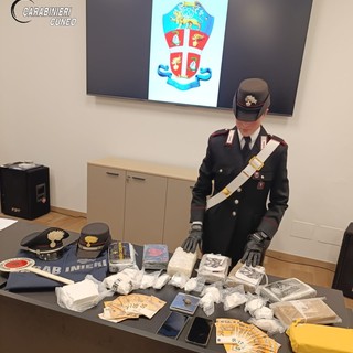 La merce sequestrata nel terreno e all'interno dell'abitazione dei quattro arrestati