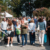 Cherasco, domenica 11 ottobre torna il mercato dell'antiquariato Cherasco, domenica 11 ottobre torna il mercato dell'antiquariato