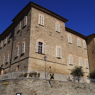 Al Castello di Mango la finalissima del “Rèis ëncreuse”: saranno anche i lettori a scegliere i libri vincitori Al Castello di Mango la finalissima del “Rèis ëncreuse”: saranno anche i lettori a scegliere i libri vincitori