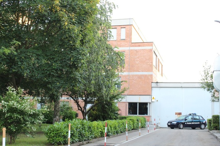 Chiuso per legionella, il carcere di Alba riaprirà a settembre 2026 dopo dieci anni