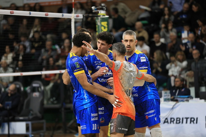 SUPERLEGA / Cuneo piega Monza al tie break: vittoria 3-2 e highlights online SUPERLEGA / Cuneo piega Monza al tie break: vittoria 3-2 e highlights online