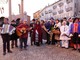 Le maschere di Famija in piazza Duomo per il Carnevale, tra le tante iniziative tradizionali del sodalizio langarolo
