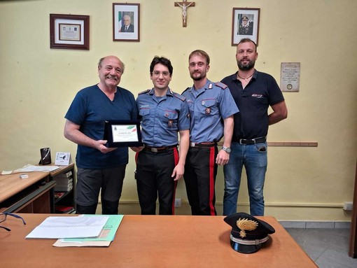 Cambio al comando dei Carabinieri di Casteldelfino: arriva il maresciallo Marco Stincone Rosa Cambio al comando dei Carabinieri di Casteldelfino: arriva il maresciallo Marco Stincone Rosa