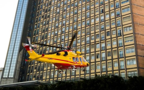 In prognosi riservata il 44enne monregalese coinvolto in un grave incidente sul lavoro