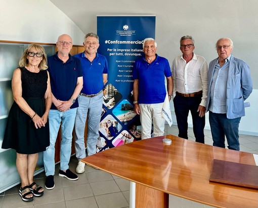 Le radio della provincia di Cuneo fanno squadra: a Confcommercio nasce il coordinamento dell'emittenza locale Le radio della provincia di Cuneo fanno squadra: a Confcommercio nasce il coordinamento dell'emittenza locale