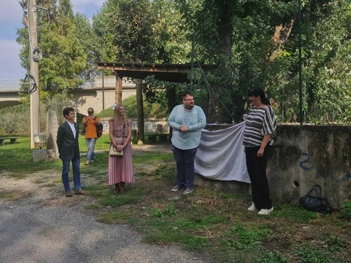 Luca Madala assessore di Verzuolo, Cristina Bertolino di Folklore in Piemonte, Mattia Meirone Barbero presidente della Compagnia del Cardo e la vicesindaca di Cardè Lorena Bechis Luca Madala assessore di Verzuolo, Cristina Bertolino di Folklore in Piemonte, Mattia Meirone Barbero presidente della Compagnia del Cardo e la vicesindaca di Cardè Lorena Bechis