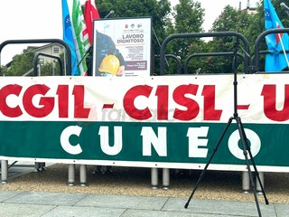 Nelle foto alcuni momenti della manifestazione tenuta in piazza Foro Boario