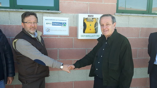 Castelletto Stura: donato un nuovo defibrillatore al comune dalla BCC di Casalgrasso e Sant'Albano Stura