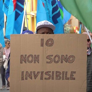Il corteo contro il caporalato ad Alba, svoltosi sabato 24 ottobre Il corteo contro il caporalato ad Alba, svoltosi sabato 24 ottobre