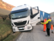 Autoarticolato fuori strada: interrotta la Provinciale tra Castellinaldo e Borbore