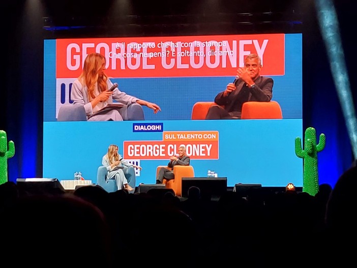 George Cloney al Palazzetto dello Sport di Cuneo