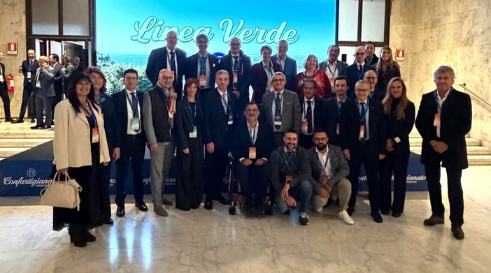 Artigianato, svolta storica dopo oltre 40 anni: Meloni annuncia la riforma della Legge Quadro all'Assemblea Nazionale di Confartigianato Artigianato, svolta storica dopo oltre 40 anni: Meloni annuncia la riforma della Legge Quadro all'Assemblea Nazionale di Confartigianato