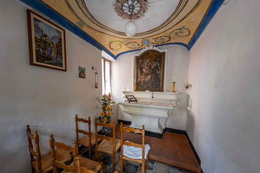 L'interno della cappella della Madonna della Neve L'interno della cappella della Madonna della Neve