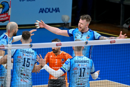 Cuneo chiamata all'impresa contro la corazzata Verona (Foto Valerio Giraudo) Cuneo chiamata all'impresa contro la corazzata Verona (Foto Valerio Giraudo)