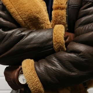 Cappotto in pelle uomo: il ritorno di un classico