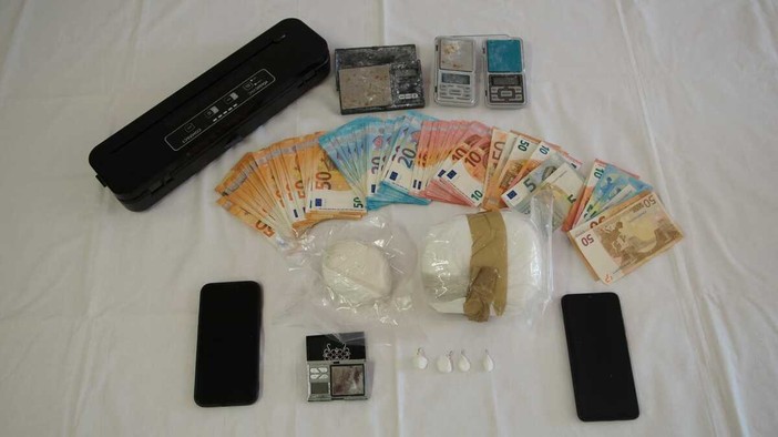 La cocaina arrivava a domicilio: arrestato un venticinquenne La cocaina arrivava a domicilio: arrestato un venticinquenne