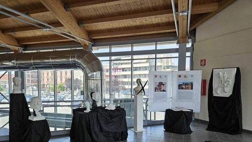 Inaugurata la Biennale Wab a Bra: un trionfo di arte, innovazione e passioni Inaugurata la Biennale Wab a Bra: un trionfo di arte, innovazione e passioni