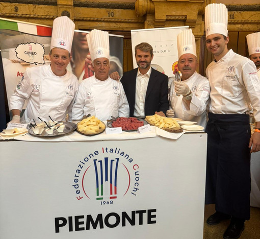 L’Associazione Cuochi Provincia Granda protagonista alla Festa nazionale del Cuoco di Genova L’Associazione Cuochi Provincia Granda protagonista alla Festa nazionale del Cuoco di Genova