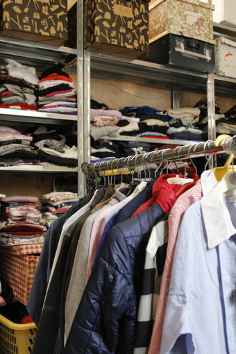 La raccolta abiti alla Caritas di Saluzzo