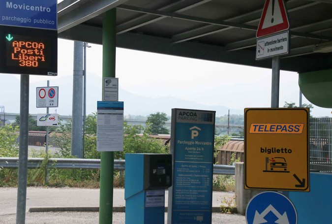 Parcheggi del Movicentro, il Comune di Cuneo davanti a una scelta obbligata: proroga fino al 2047 o rischio contenzioso