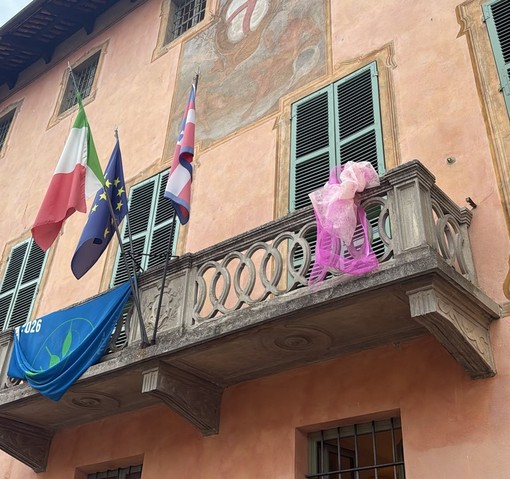 Cherasco si tinge di rosa: il Comune aderisce all'Ottobre Rosa per la prevenzione del tumore al seno