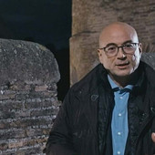 Il giornalista albese Aldo Cazzullo durante la puntata sulla Resistenza Il giornalista albese Aldo Cazzullo durante la puntata sulla Resistenza
