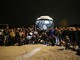 Tifosi ed amici sul piazzale del palasport all'arrivo dei cuneesi da Dubai (Foto Valerio Giraudo)