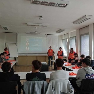 Dalla scuola alla fabbrica: gli studenti del “Cigna” di Mondovì in visita alla Valeo