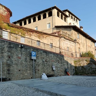 Nuovo volto per la piazzetta della chiesa parrocchiale: pietra e acciottolato nel cuore storico di Costigliole Saluzzo Nuovo volto per la piazzetta della chiesa parrocchiale: pietra e acciottolato nel cuore storico di Costigliole Saluzzo