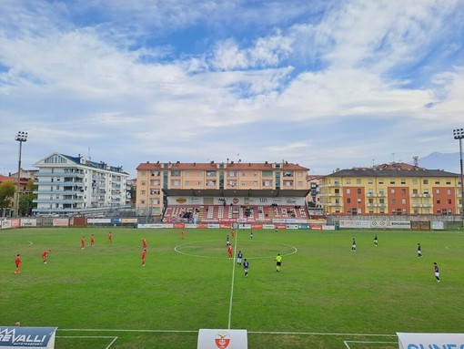 Calcio Eccellenza / Cuneo-Pro Dronero 0-1, il gol partita dei Draghi e il commento dei due tecnici [VIDEO]