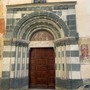 Il portale della chiesa di Santa Margherita a Casteldelfino