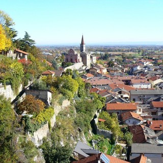 Una veduta di Caraglio (foto Atl del Cuneese) Una veduta di Caraglio (foto Atl del Cuneese)