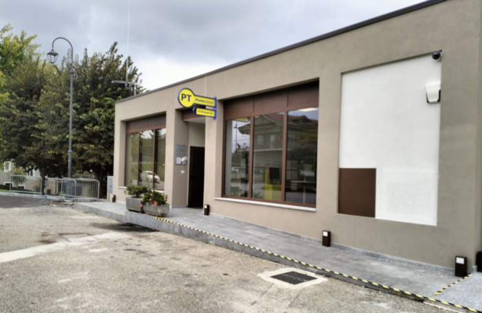Rinnovato l'ufficio postale di Castiglione Falletto Rinnovato l'ufficio postale di Castiglione Falletto