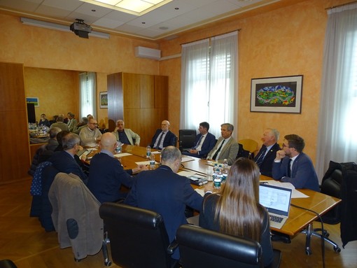 Confcommercio e sindaci della Granda insieme per il futuro delle città: tavolo permanente su commercio, turismo e servizi