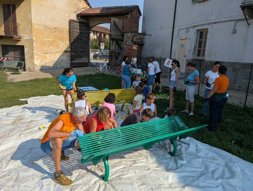 Cavallerleone inaugura due panchine dedicate alla consapevolezza su Endometriosi e Fibrosi Cistica Cavallerleone inaugura due panchine dedicate alla consapevolezza su Endometriosi e Fibrosi Cistica