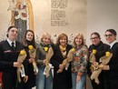 La consegna delle rose gialle da parte di Zonta Saluzzo alle 4 donne in servizio presso la Caserma dei Carabinieri di Saluzzo