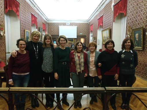 Da sinistra: Laura Menardi, Carla Santina Isoardi, Maria Laura Risso, Sara Tomatis, Tiziana Revelli, Maria-Luisa Martello, Luciana Toselli e Silvia Maria Cina