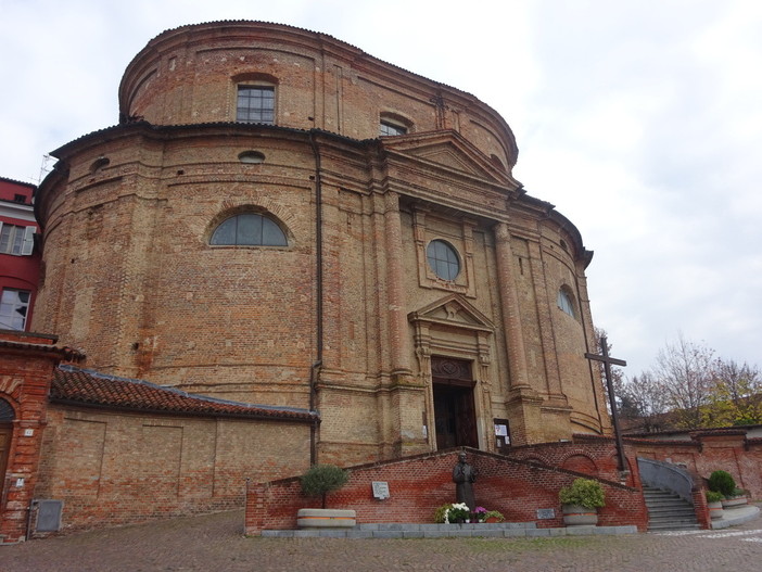 La chiesa dei Frati cappuccini di Bra La chiesa dei Frati cappuccini di Bra