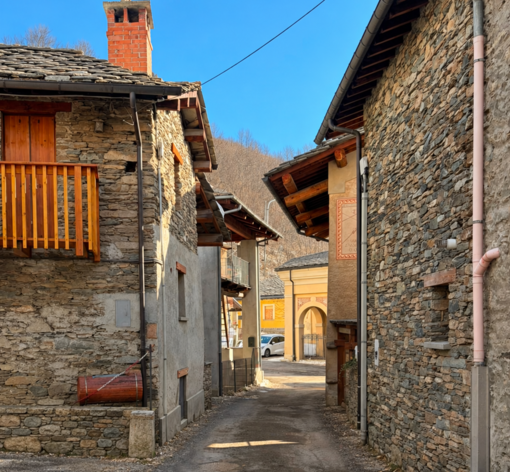 Uno scorcio della borgata Serre di Crissolo Uno scorcio della borgata Serre di Crissolo