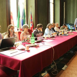 Il Consiglio di Alba ricorda Emma Bonino e Raffaele Costa, due protagonisti della politica cuneese Il Consiglio di Alba ricorda Emma Bonino e Raffaele Costa, due protagonisti della politica cuneese