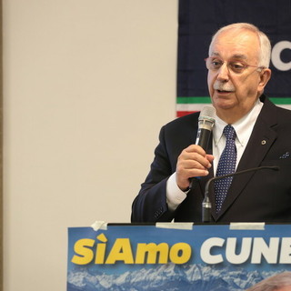 Cuneo, Franco Civallero (Forza Italia) dà ragione a Santina Isoardi (Pd) e bacchetta Vincenzo Pellegrino (Centro per Cuneo) Cuneo, Franco Civallero (Forza Italia) dà ragione a Santina Isoardi (Pd) e bacchetta Vincenzo Pellegrino (Centro per Cuneo)