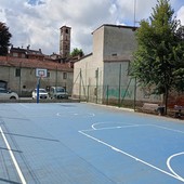 Peveragno, dopo una lunga chiusura riapre il campetto da basket di via San Giorgio Peveragno, dopo una lunga chiusura riapre il campetto da basket di via San Giorgio