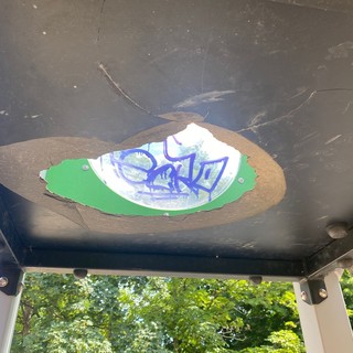 La struttura principale vandalizzata